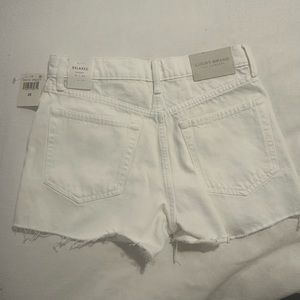 White Lucky Brand relaxed shorts, size 0/25. New with tags